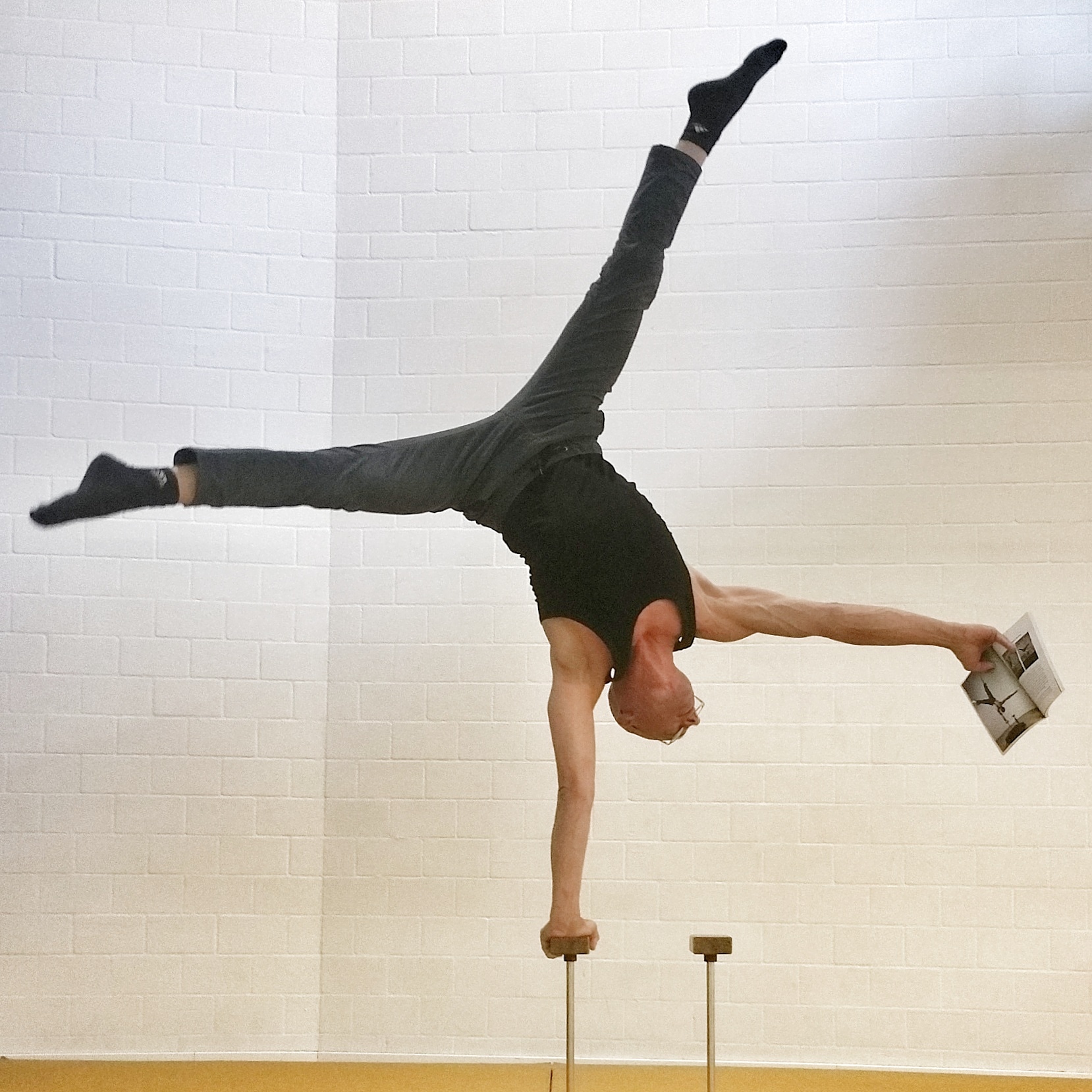 akrobatik.ch KLG, Akrobatikschule Dietlikon Zürich, Handstand-Akrobatik