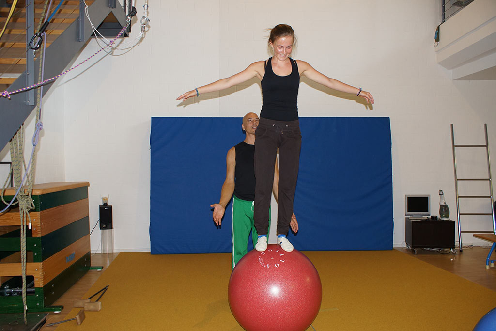 Privat-Lektionen akrobatik.ch KLG Dietlikon Zürich