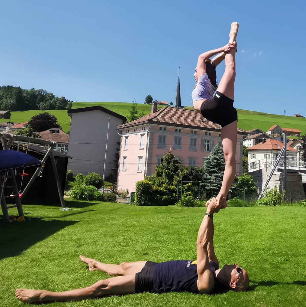 Nadel, Needle, AcroYoga, akrobatik.ch KLG, Dietlikon, Zürich